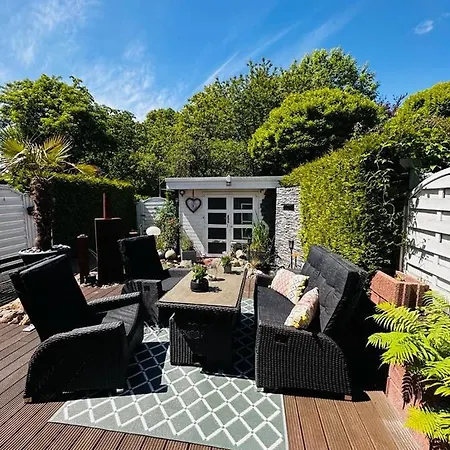 Haus Am Kanal. بيت للعطل