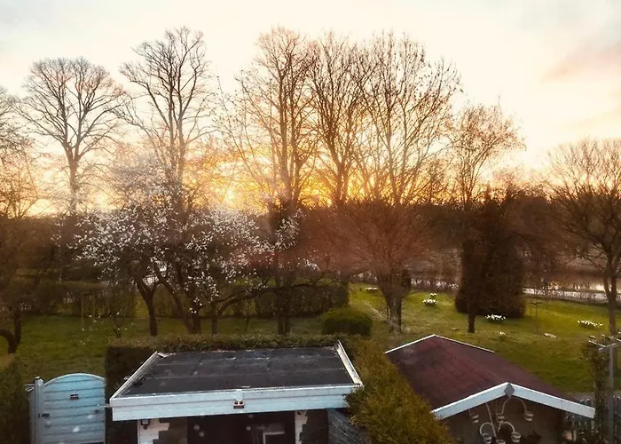 Haus Am Kanal. * Lubeck