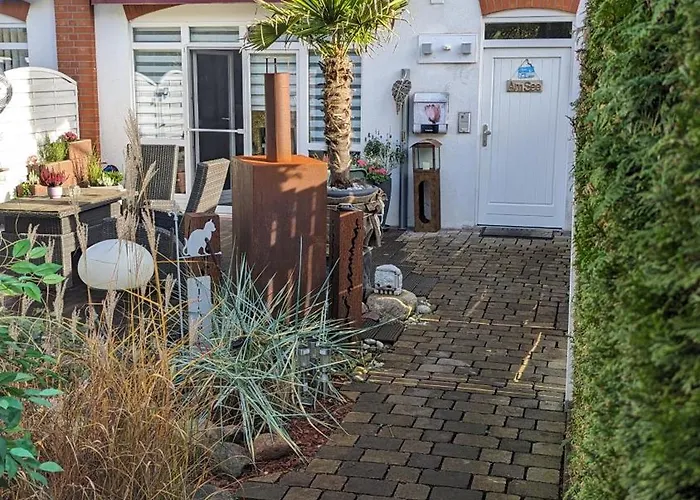 Haus Am Kanal. Lubeck